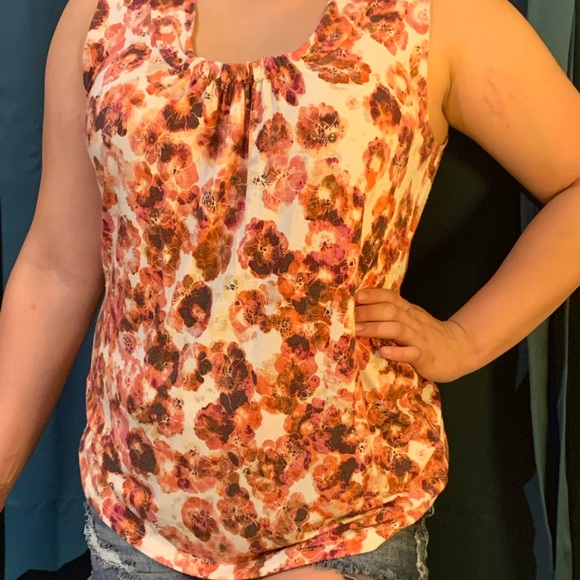 New York & Company Tops - NY & Co. sleeveless flower top